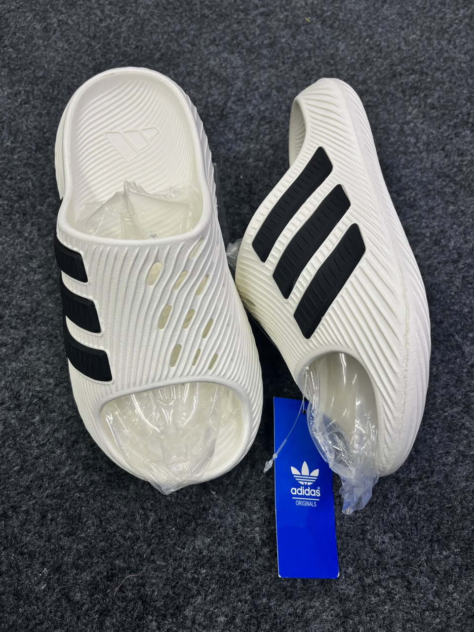 Adidas Adilette Comfort Slides White Adidas Adilette Comfort Slides White - Image 1